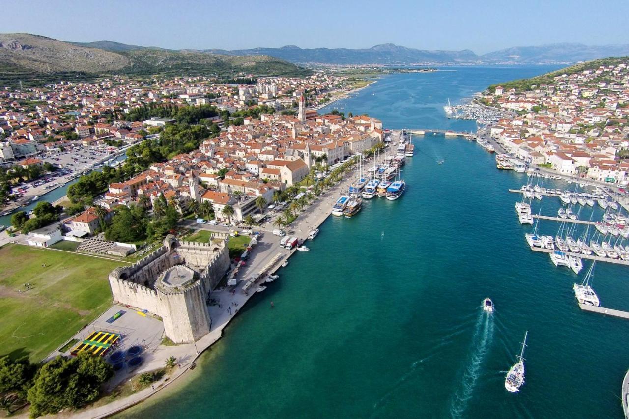 Apartments By The Sea Trogir - 15011 Exterior foto